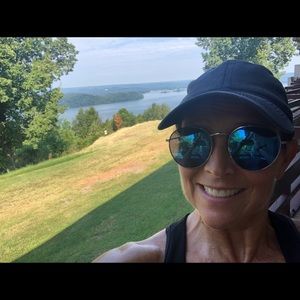 Meet your Posher, Carmen